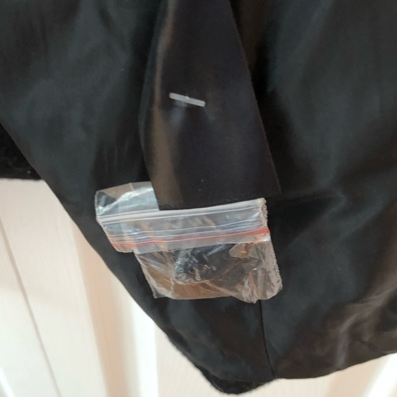 Mid length long coat with faux furrrrr collar - Picture 4 of 5